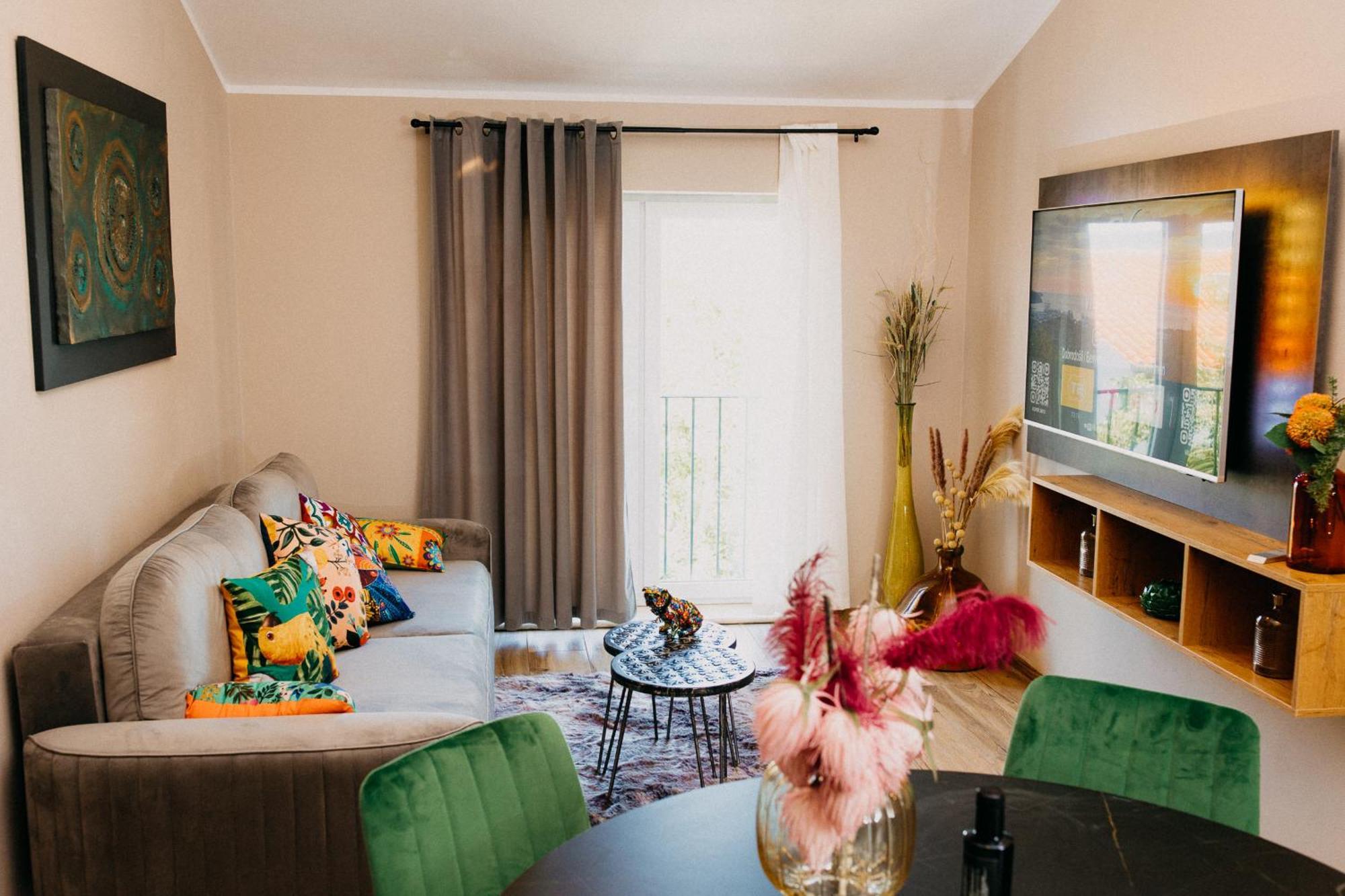 Zgornje Skofije Villa Sunset Pool & Spa Apartments מראה חיצוני תמונה